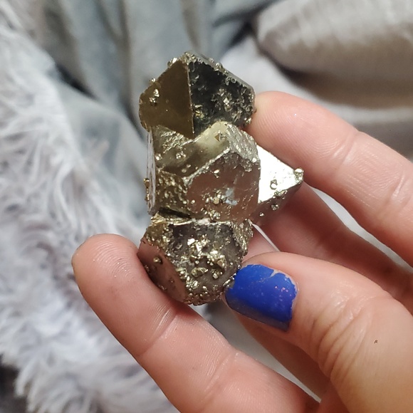 Nice chunky pyrite crystal octagonal pyrite for good luck & manifesting abundanc - Picture 2 of 4
